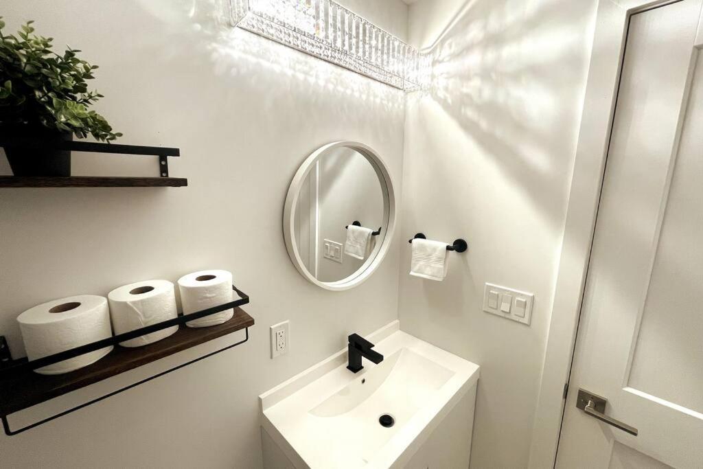 Exquisite, Bright & Modern Condo. Niagarawatervallen Buitenkant foto
