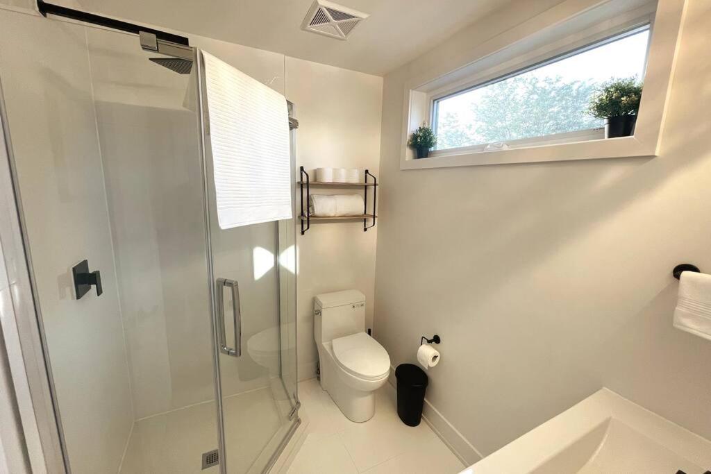 Exquisite, Bright & Modern Condo. Niagarawatervallen Buitenkant foto